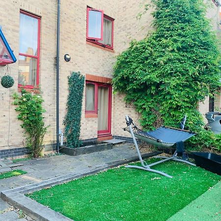 Riverside Double Room With Double Sofa Bed London Exteriör bild