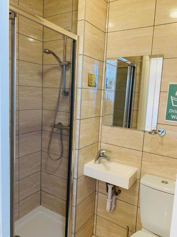 Riverside Double Room With Double Sofa Bed London Exteriör bild