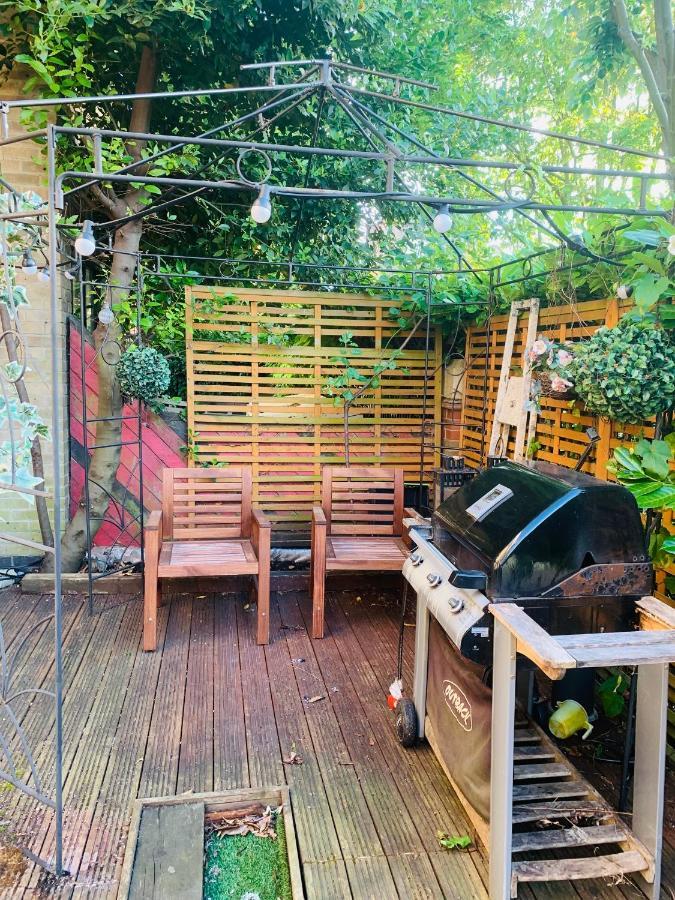 Riverside Double Room With Double Sofa Bed London Exteriör bild