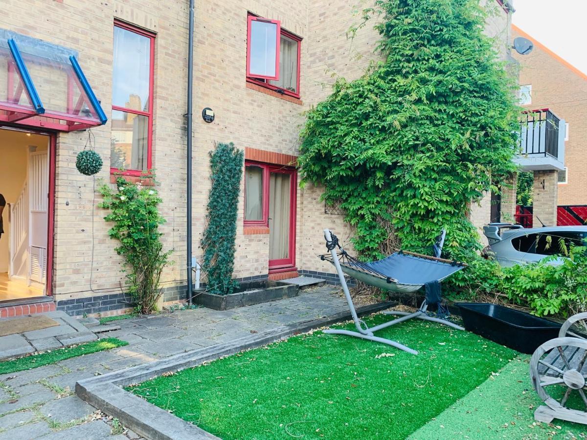 Riverside Double Room With Double Sofa Bed London Exteriör bild